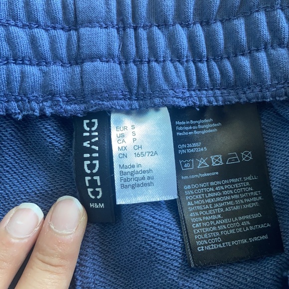 Divided H&M athletic shorts in size S - Picture 3 of 4